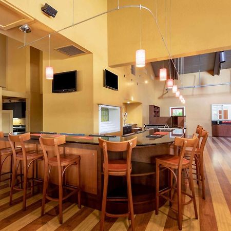 Ramada By Wyndham West Palm Beach Airport Extérieur photo