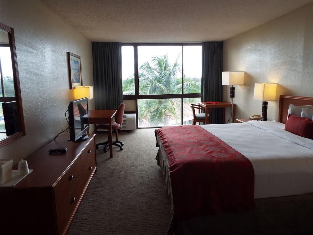 Ramada By Wyndham West Palm Beach Airport Extérieur photo
