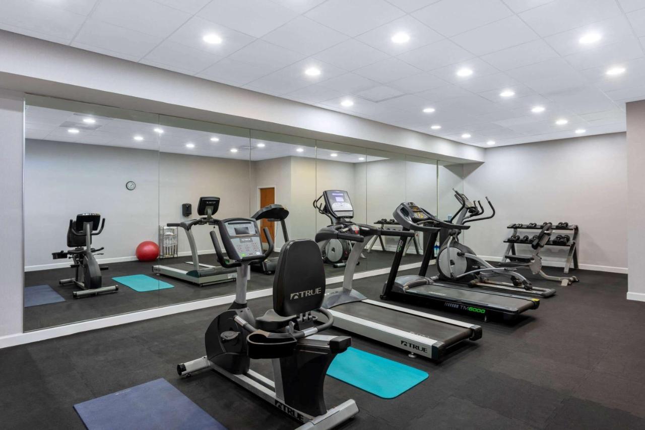 Ramada By Wyndham West Palm Beach Airport Extérieur photo