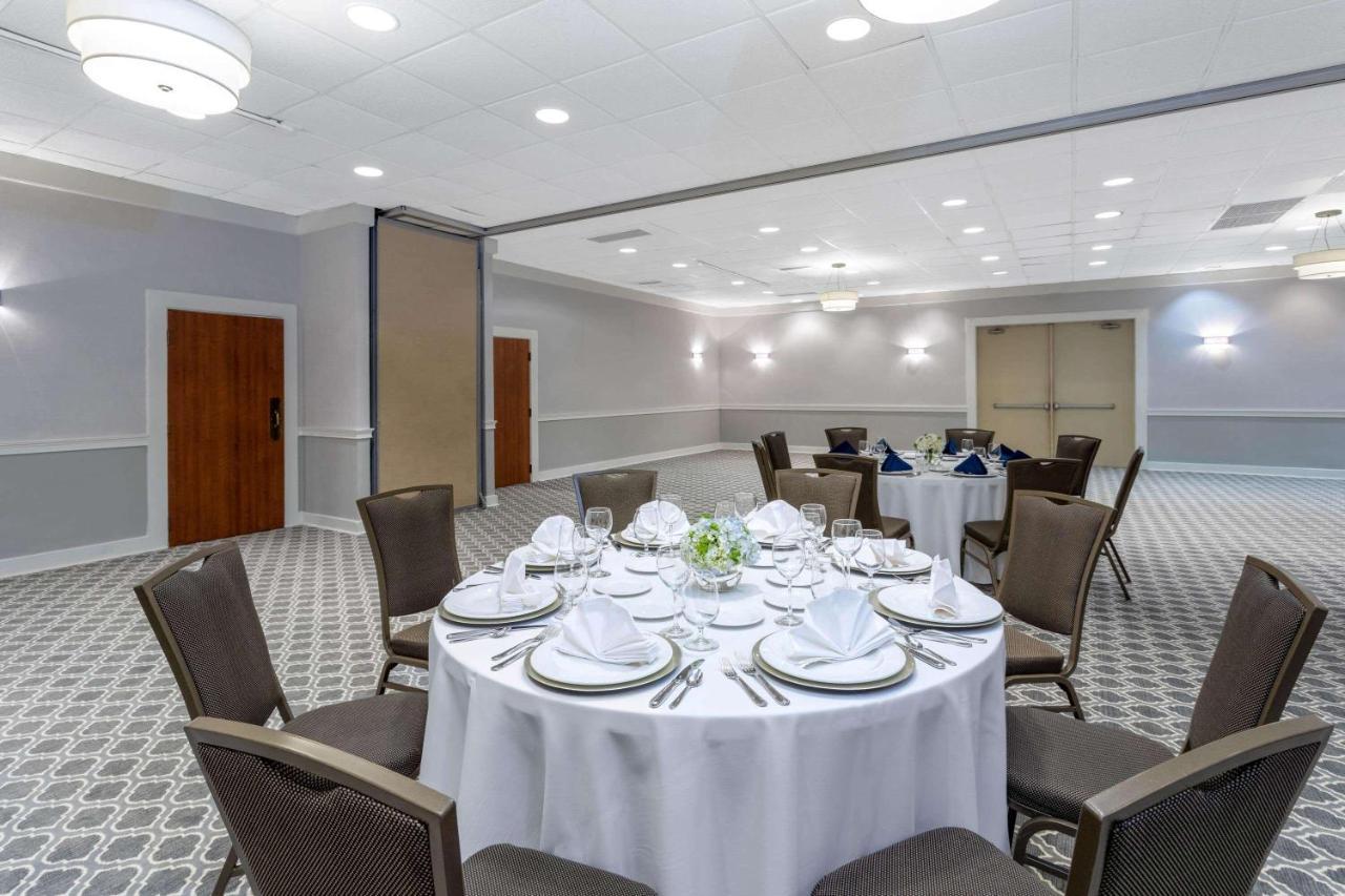 Ramada By Wyndham West Palm Beach Airport Extérieur photo