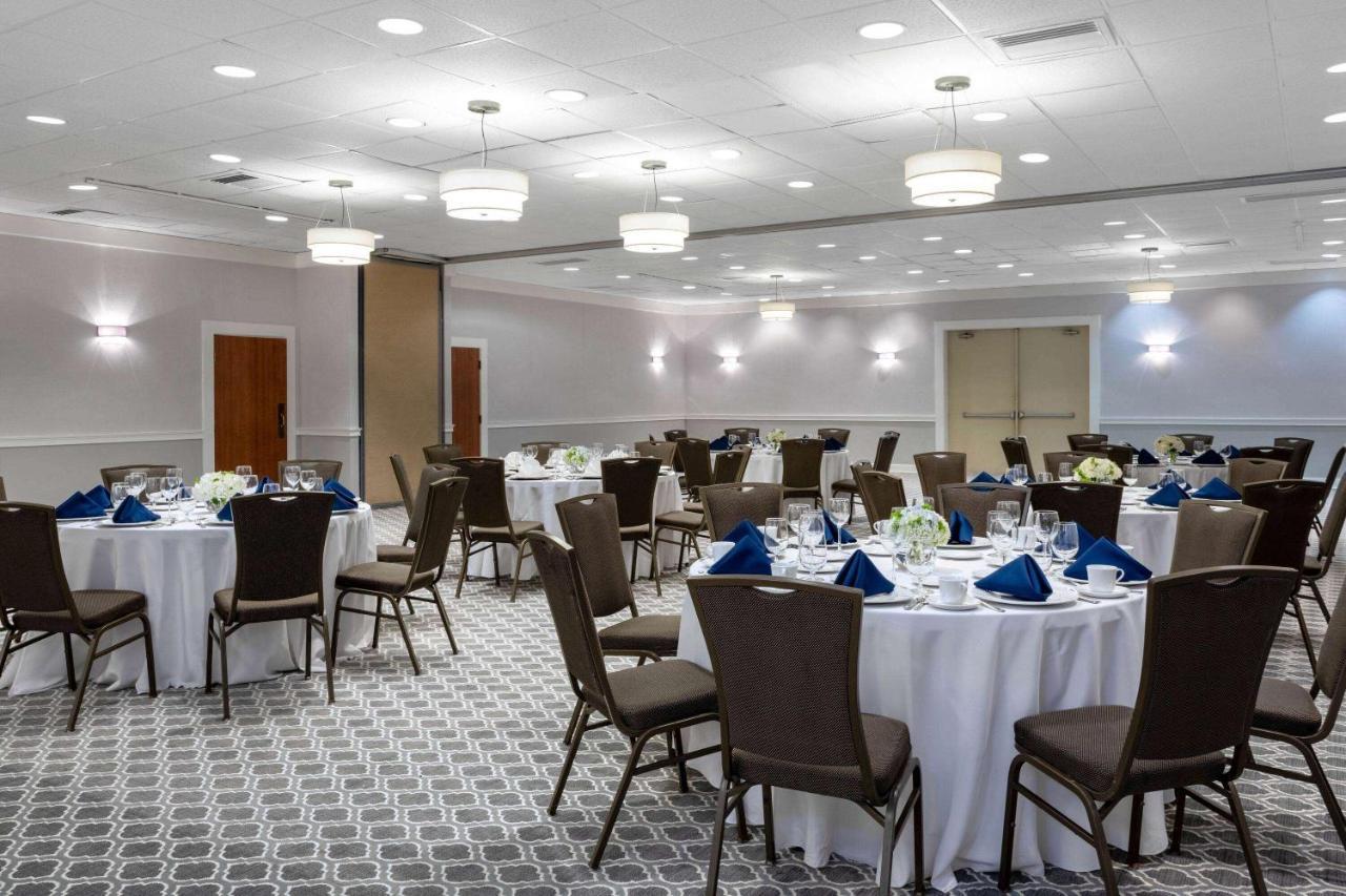 Ramada By Wyndham West Palm Beach Airport Extérieur photo