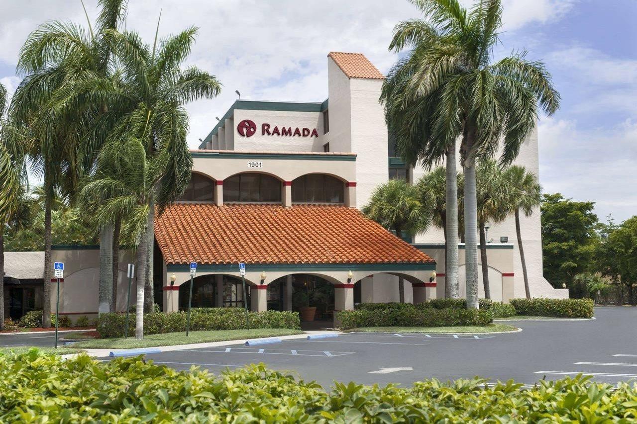 Ramada By Wyndham West Palm Beach Airport Extérieur photo