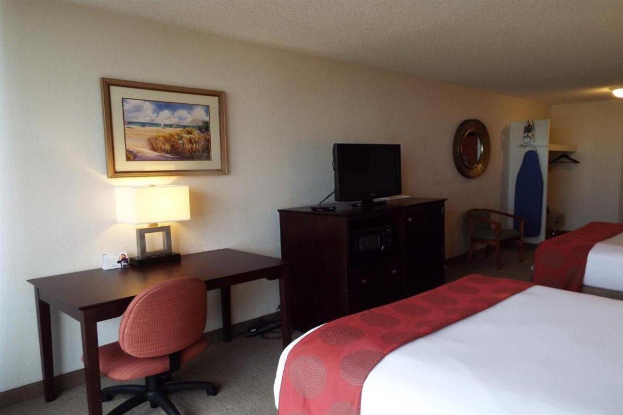 Ramada By Wyndham West Palm Beach Airport Extérieur photo