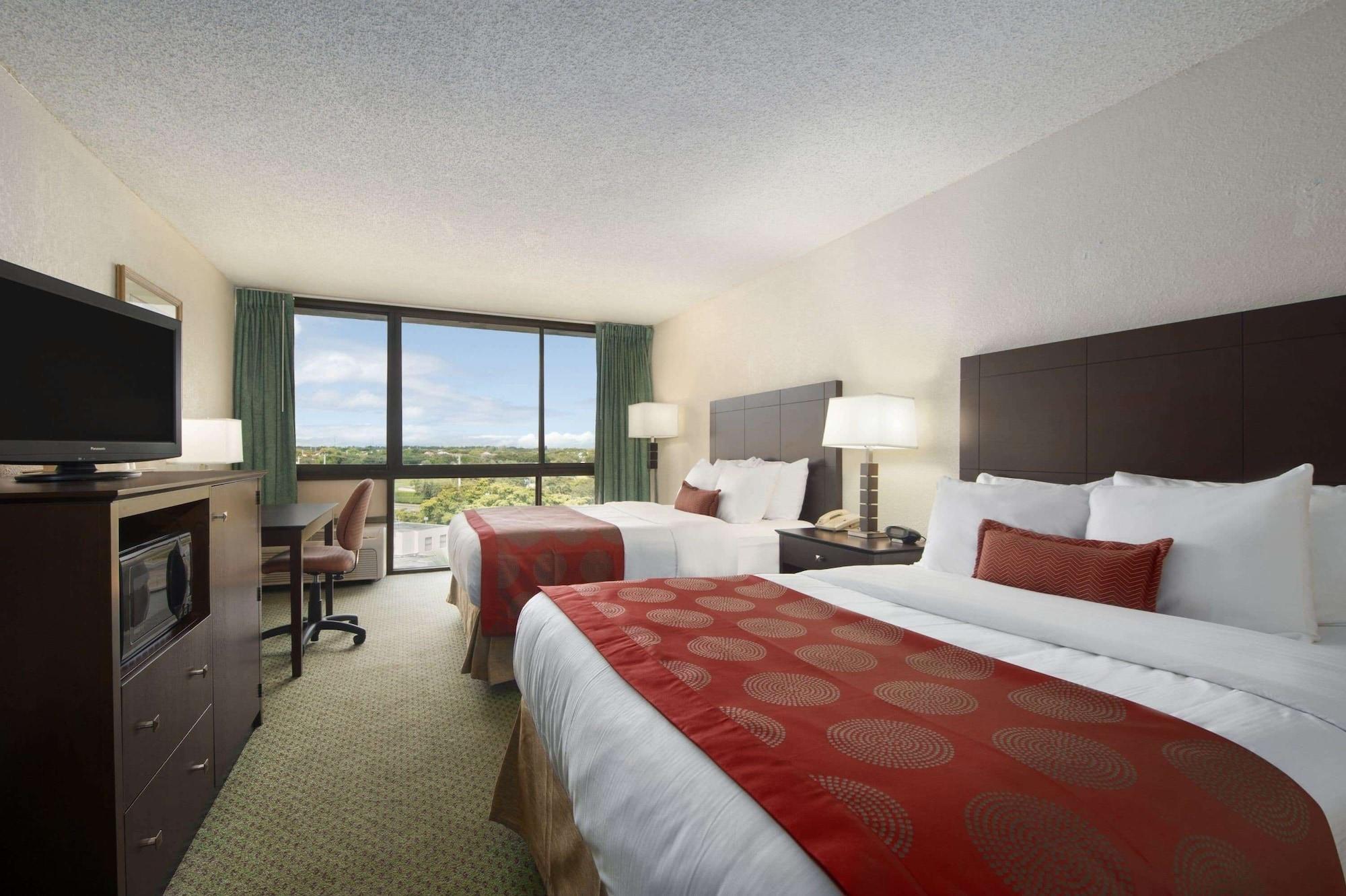 Ramada By Wyndham West Palm Beach Airport Extérieur photo