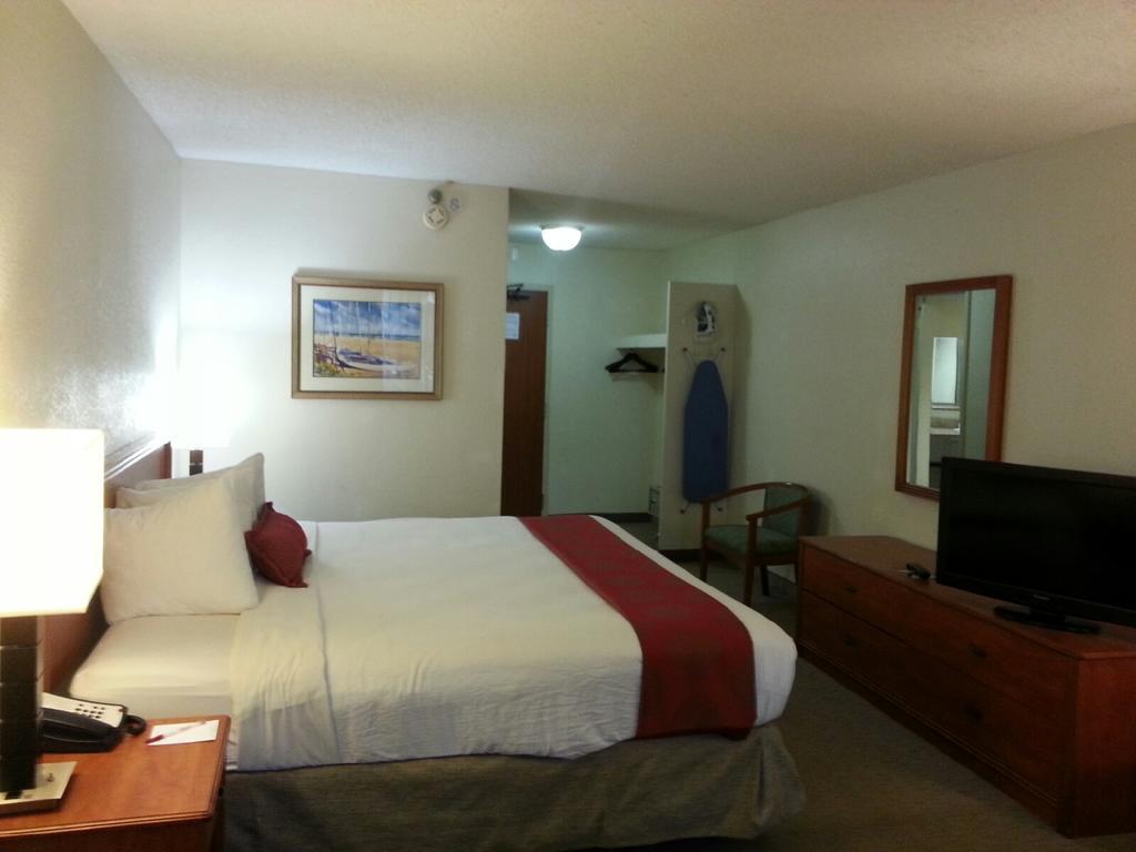 Ramada By Wyndham West Palm Beach Airport Extérieur photo