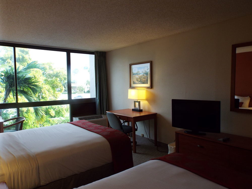 Ramada By Wyndham West Palm Beach Airport Extérieur photo