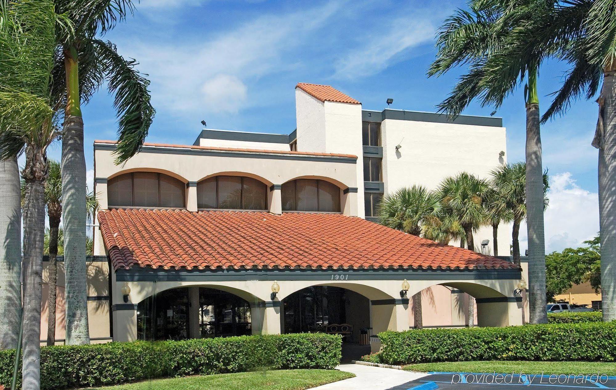 Ramada By Wyndham West Palm Beach Airport Extérieur photo