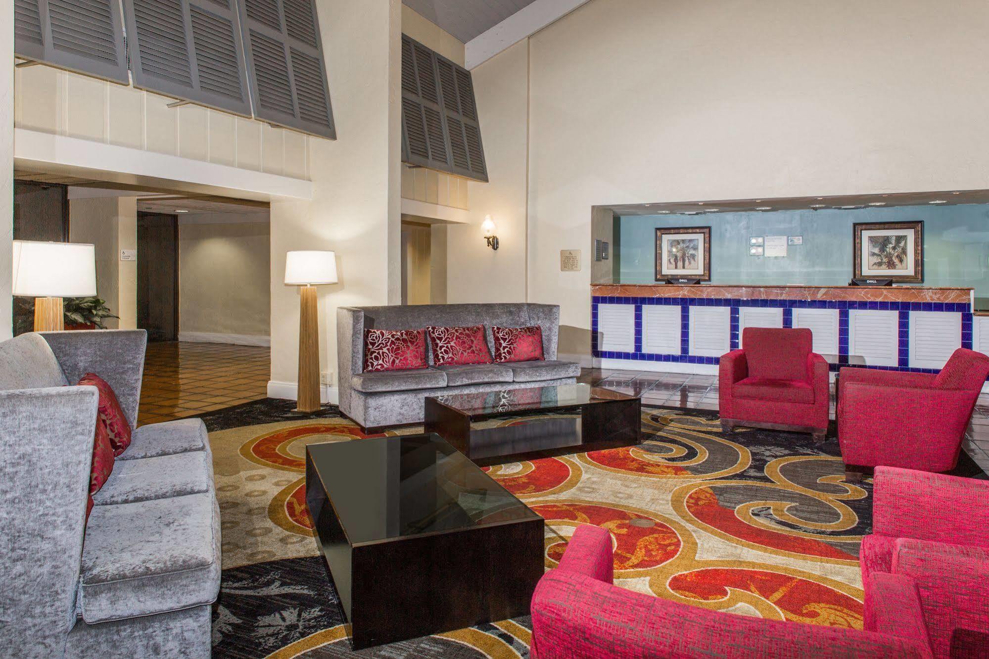 Ramada By Wyndham West Palm Beach Airport Extérieur photo
