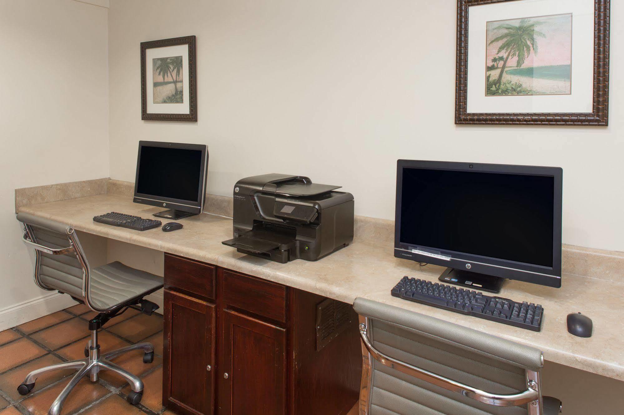 Ramada By Wyndham West Palm Beach Airport Extérieur photo